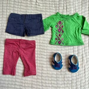 American Girl Doll 2011 Original Skateboard & Outfit and Shoes no hat Incomplete